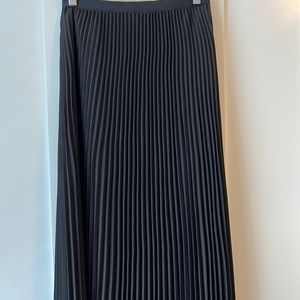 Aritzia Babaton Skirt